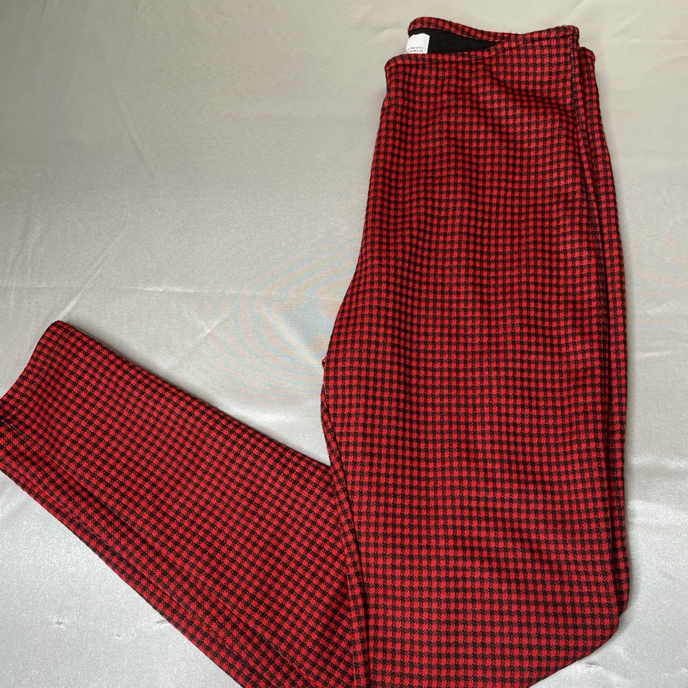 Pull & Bear Red & Black Checkered Leggings